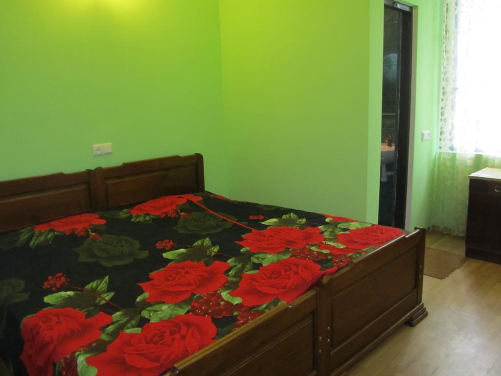 باتومي Suliko Guest House الغرفة الصورة